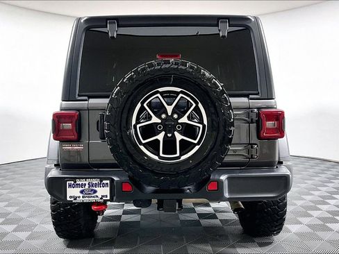 Used 2025 Jeep Wrangler Unlimited Rubicon AWD/4WD image 4