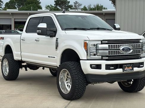 Used 2019 Ford F250 Platinum w/ Platinum Ultimate Package AWD/4WD image 7