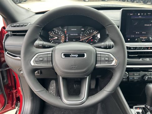 New 2025 Jeep Compass Latitude w/ Altitude Special Edition image 23