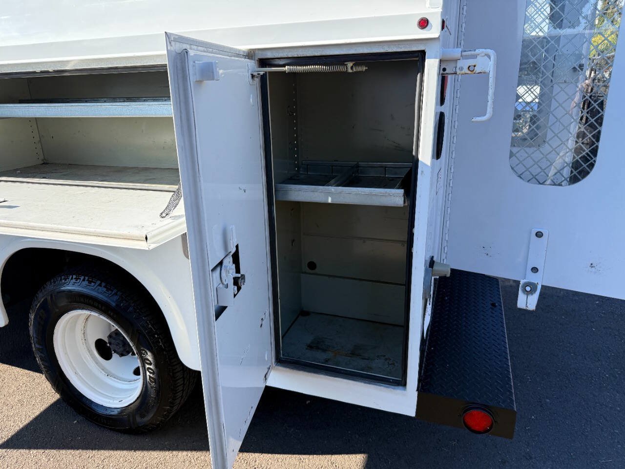 Used 2013 Ford E-350 and Econoline 350 Super Duty RWD image 19