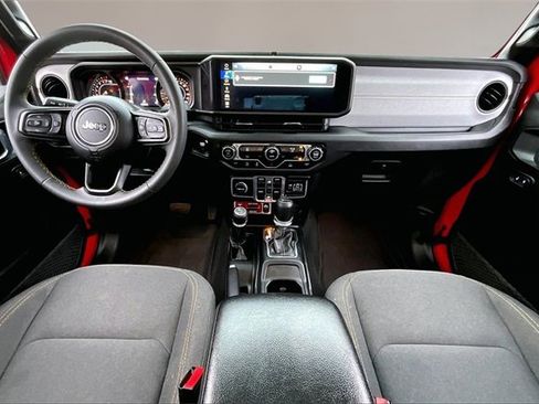 Used 2024 Jeep Gladiator Sport image 7