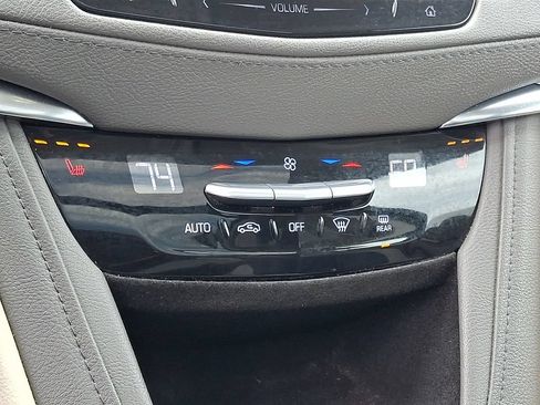 Used 2018 Cadillac XT5 Luxury w/ Driver Awareness Package AWD/4WD image 16