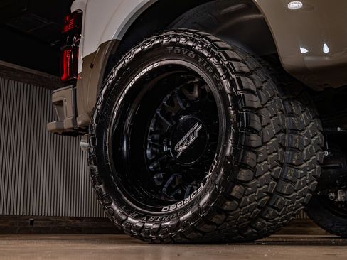 Used 2026 Ford F450 King Ranch w/ FX4 Off-Road Package AWD/4WD image 16