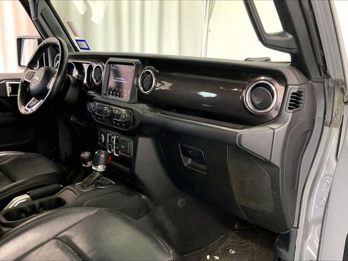 Used 2021 Jeep Wrangler Unlimited Sahara AWD/4WD image 28