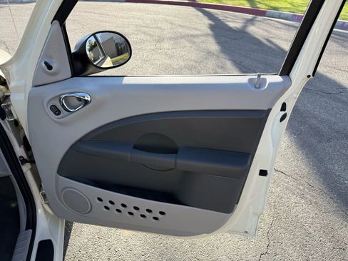 Used 2007 Chrysler PT Cruiser image 18