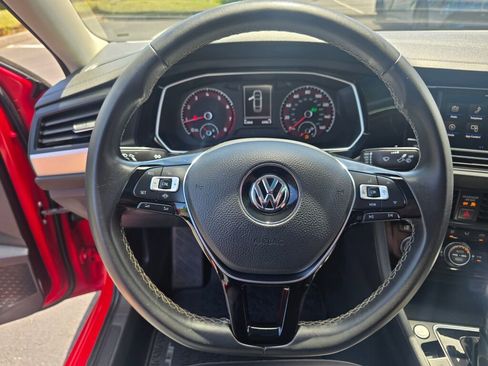 Used 2021 Volkswagen Jetta SE image 29