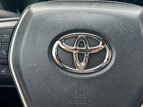 Used 2023 Toyota Venza LE AWD/4WD image 36