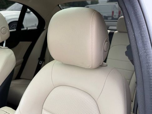 Used 2021 Mercedes-Benz C 300 Sedan image 3