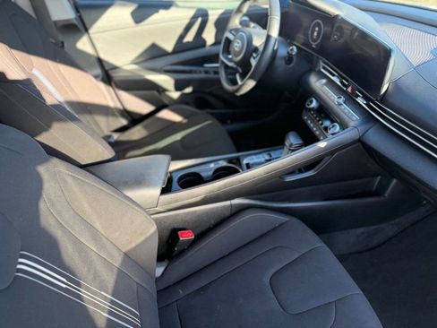 Used 2023 Hyundai Elantra SEL w/ Convenience Package image 14