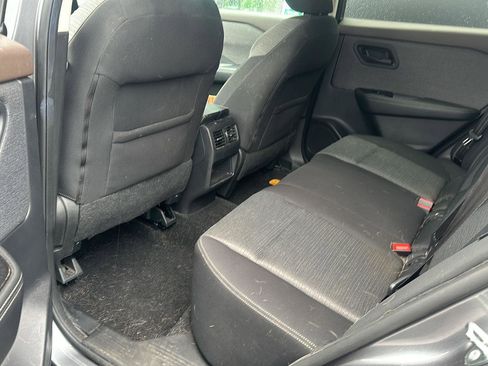 Used 2021 Nissan Rogue S FWD image 11