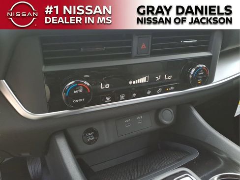 New 2026 Nissan Rogue SV FWD image 18