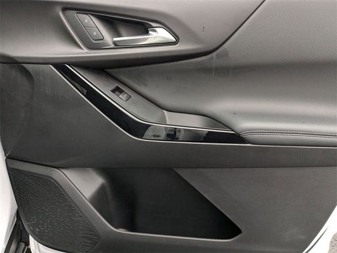 Used 2025 Chevrolet Equinox LT image 35