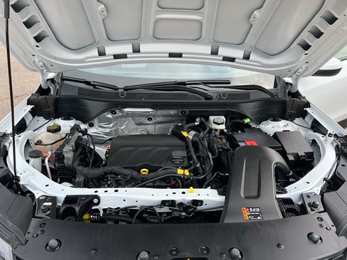 Used 2024 Chevrolet Trax LS w/ LS Convenience Package FWD image 19