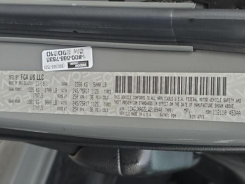 Used 2020 Jeep Wrangler Sport AWD/4WD image 36