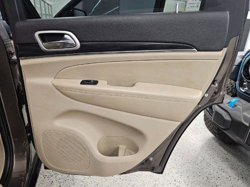 Used 2020 Jeep Grand Cherokee Limited image 30