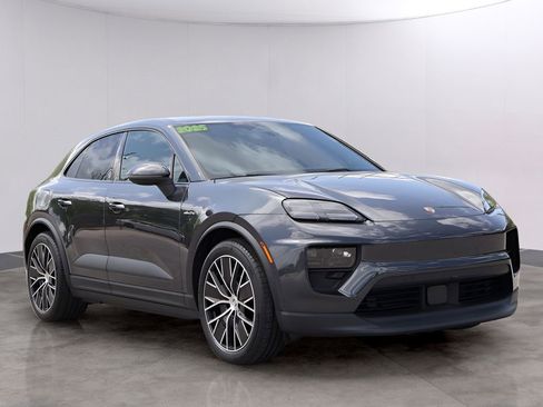Used 2025 Porsche Macan 4 Electric AWD/4WD image 11