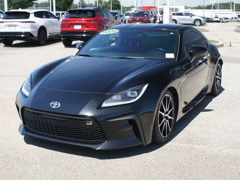 Used 2022 Toyota GR86 w/ ALL Weather Mat Package (TMS) RWD image 2