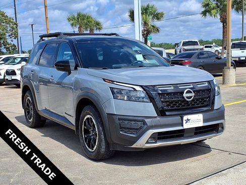 Used 2024 Nissan Pathfinder Rock Creek AWD/4WD image 7