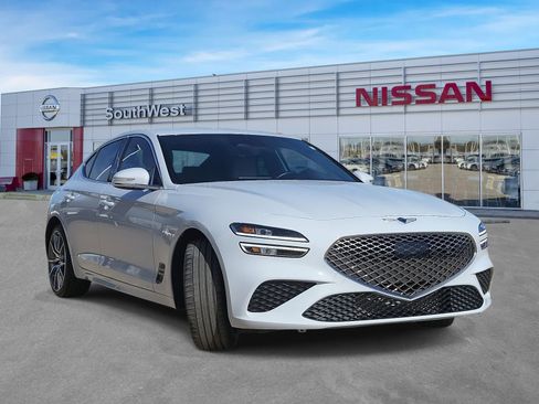 Used 2022 Genesis G70 3.3T image 5