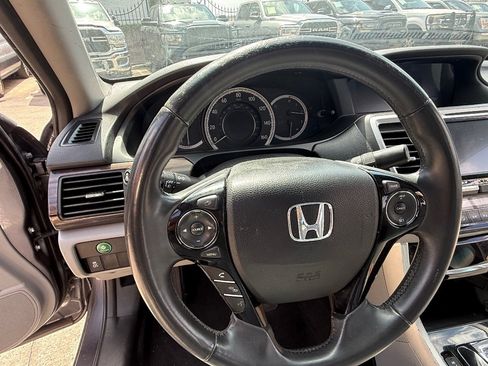 Used 2017 Honda Accord EX-L image 23