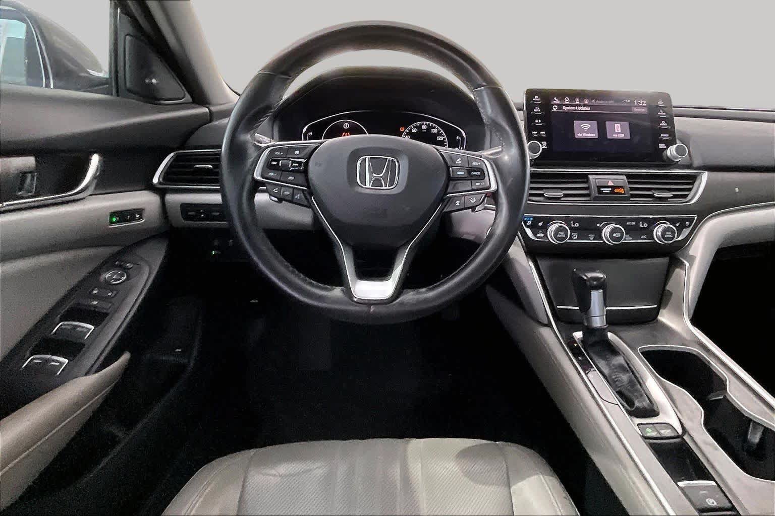 Used 2018 Honda Accord Touring image 6