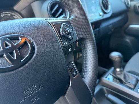 Used 2023 Toyota Tacoma TRD Off-Road image 12