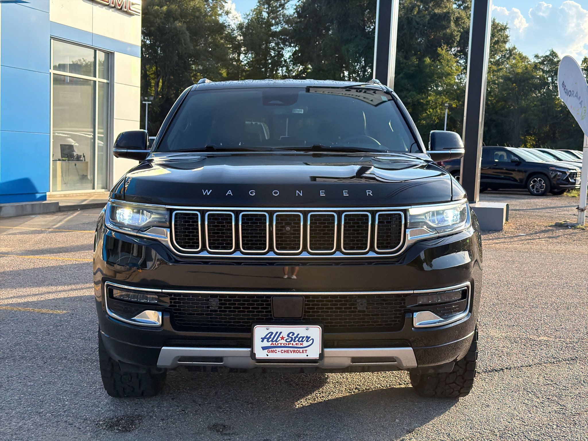 Used 2024 Jeep Wagoneer Series II w/ Convenience Group I AWD/4WD image 15