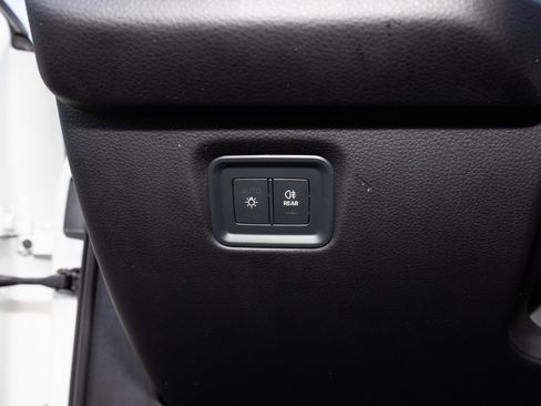 Used 2024 Porsche Cayenne image 22