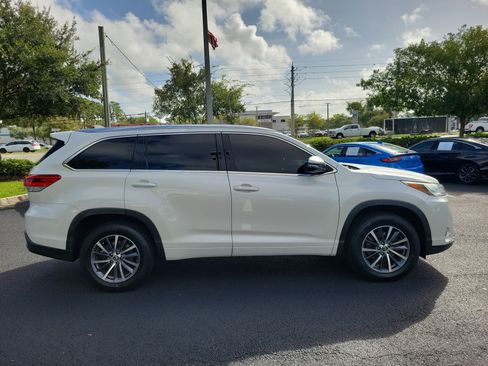 Used 2018 Toyota Highlander XLE FWD image 7