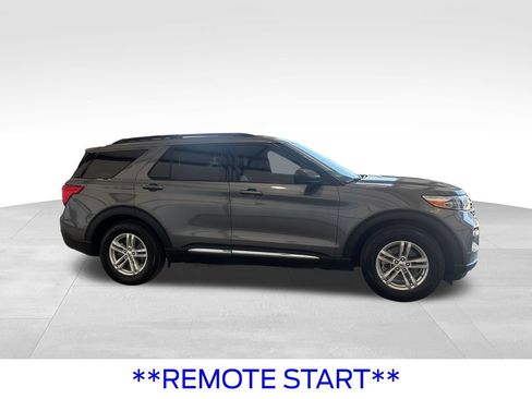 Certified 2022 Ford Explorer XLT w/ Equipment Group 202A RWD image 9