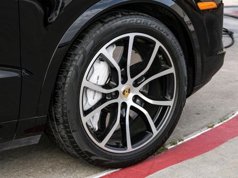 Used 2019 Porsche Cayenne Turbo image 61