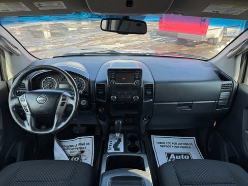Used 2015 Nissan Titan SV image 20