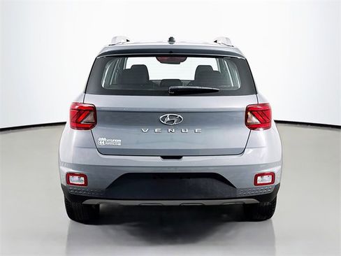 Used 2023 Hyundai Venue SEL image 7