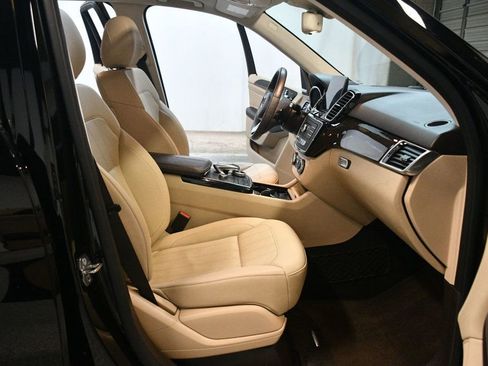 Used 2019 Mercedes-Benz GLE 400 4MATIC image 28