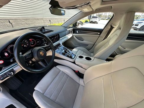 Used 2023 Porsche Panamera Platinum Edition image 4