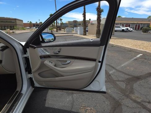 Used 2017 Mercedes-Benz S 550 Sedan image 16