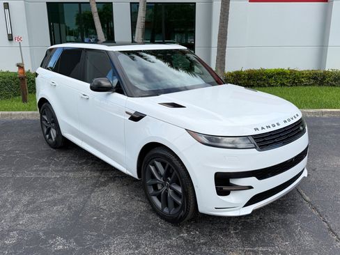 Used 2025 Land Rover Range Rover Sport Dynamic SE AWD/4WD image 6