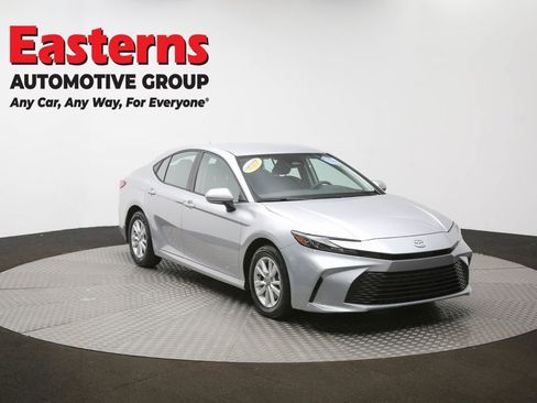 Used 2025 Toyota Camry LE FWD image 50