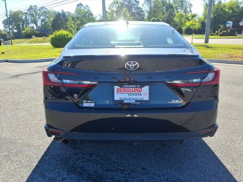 Certified 2025 Toyota Camry SE w/ Convenience Package FWD image 11