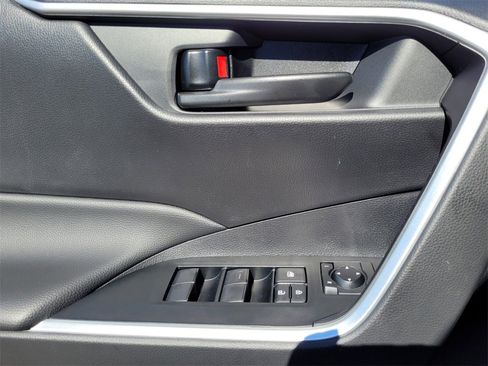 Certified 2025 Toyota RAV4 LE image 27