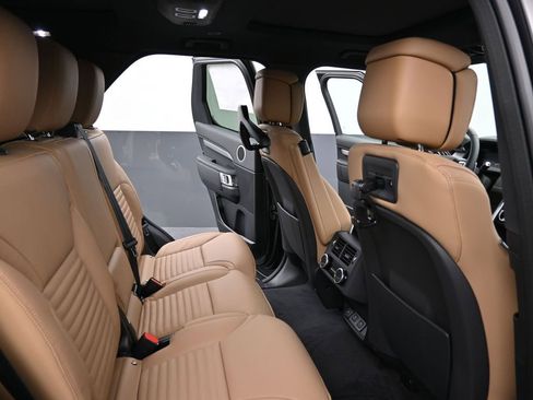 New 2026 Land Rover Discovery Limited Edition AWD/4WD image 13