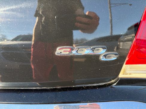 Used 2016 Chrysler 300 C image 8