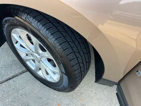 Used 2019 Chevrolet Equinox LS w/ LS Convenience Package FWD image 28