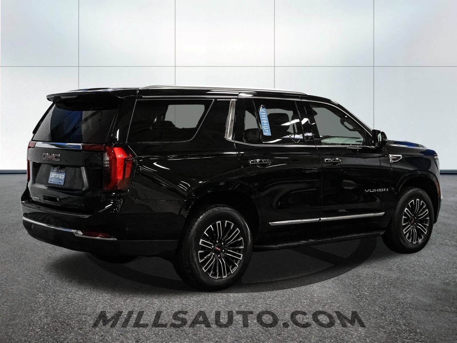 Used 2025 GMC Yukon Elevation AWD/4WD image 8