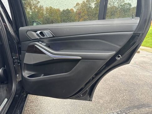 Used 2023 BMW X7 xDrive40i image 18