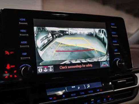 Certified 2023 Toyota Sienna Platinum image 27