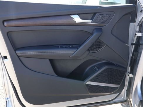 Used 2023 Audi Q5 e Premium Plus w/ Premium Plus Package AWD/4WD image 9