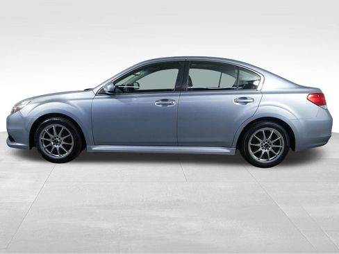 Used 2013 Subaru Legacy 2.5i Limited AWD/4WD image 6