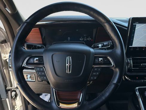 Used 2023 Lincoln Navigator Reserve AWD/4WD image 28