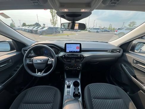 Used 2024 Ford Escape Active AWD/4WD image 17